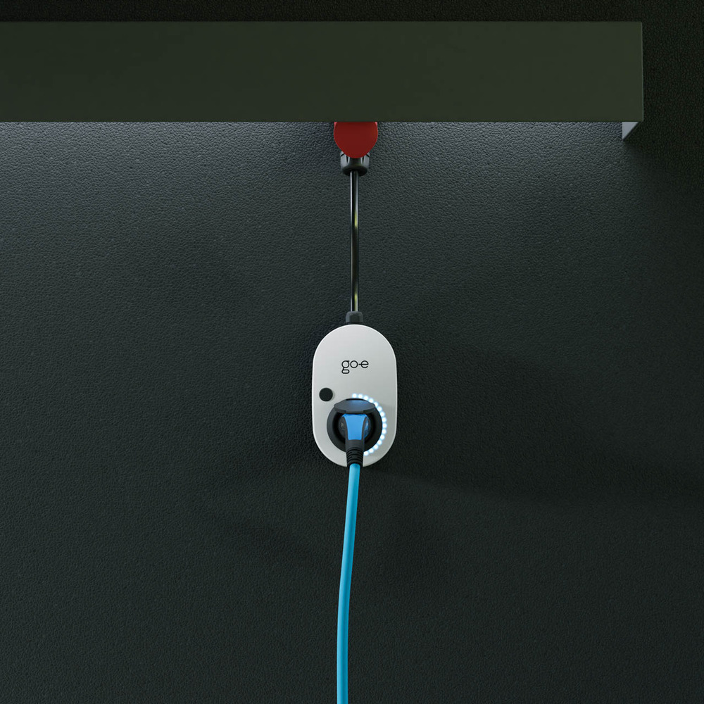 Mobile wallbox go-e Charger Gemini flex 11 kW at a wall