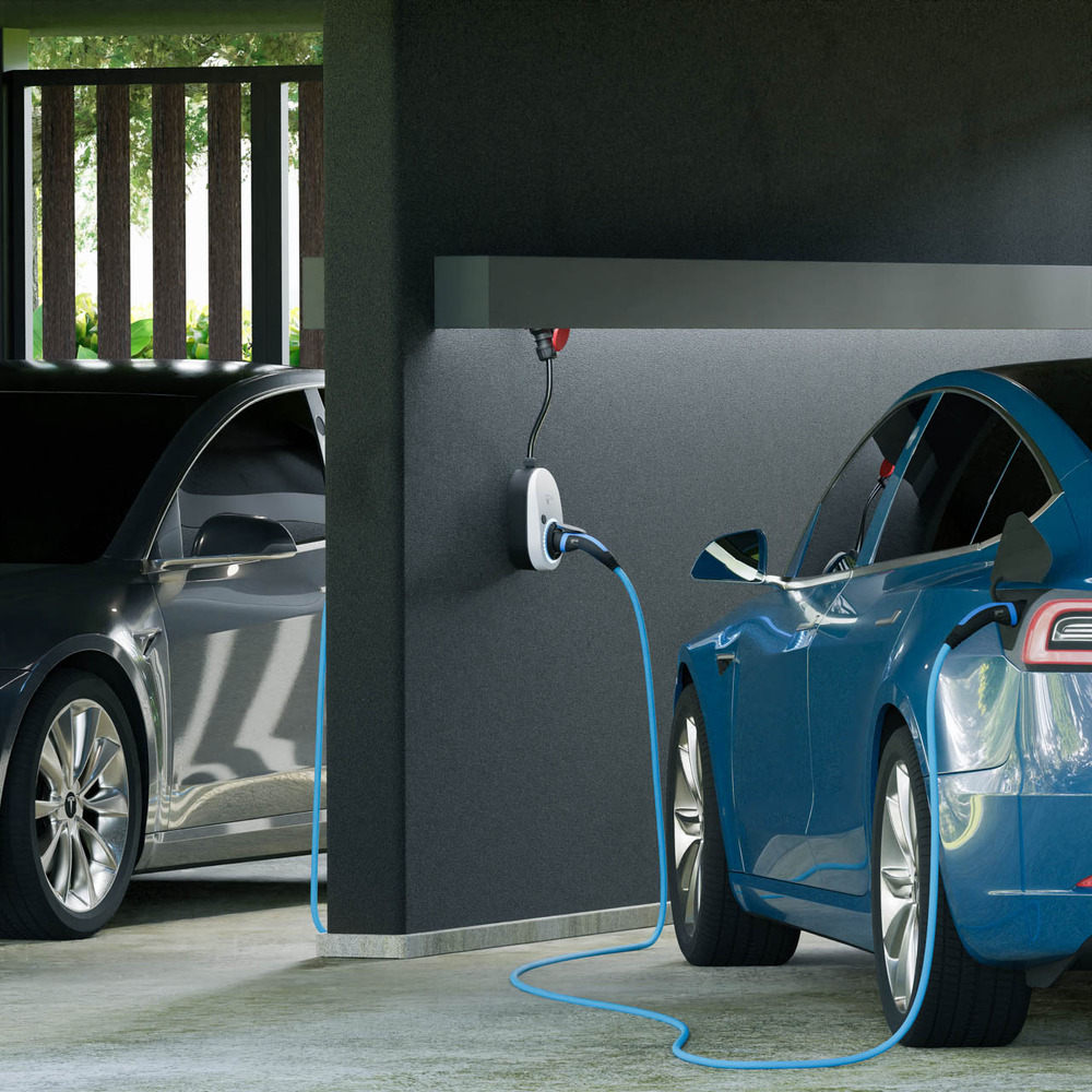 Mobile wallbox go-e Charger Gemini flex 22 kW charges Tesla